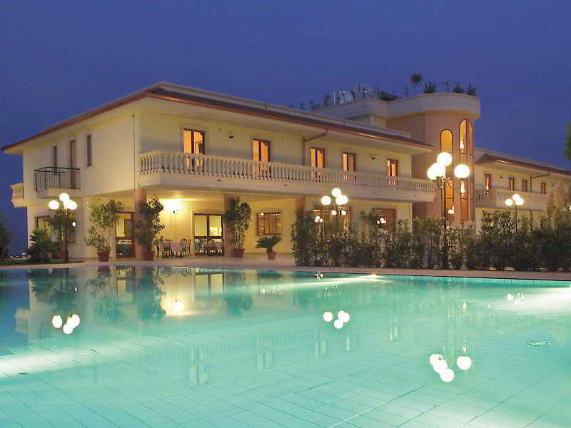 Hotel Parco Serrone Corato Exterior foto
